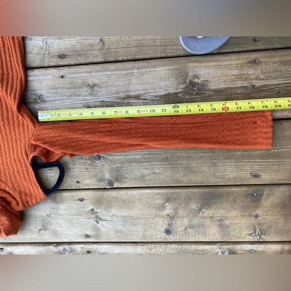 Soft, knit, cold shoulder dress by Socialite Womens Size S Rusty color - Picture 9 of 9